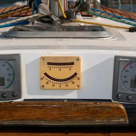Ellinas Yacht