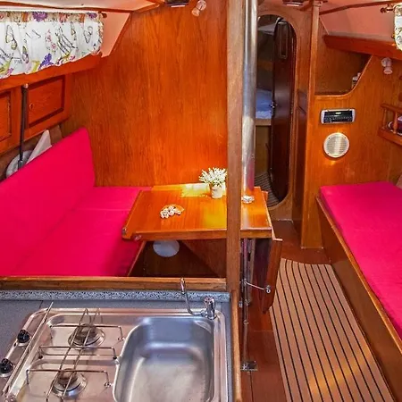 Ellinas Yacht Botel Kalamata