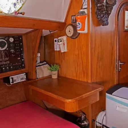 Ellinas Yacht *
